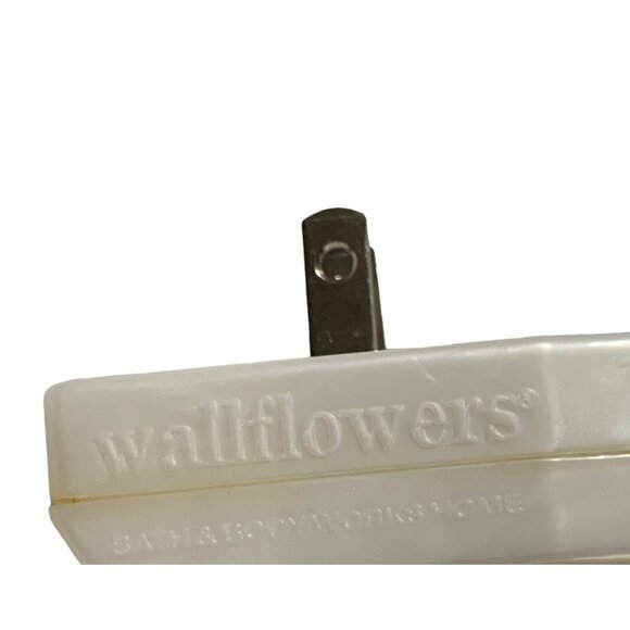 RARE Bath & Body Works Wallflowers Plug-In Air Freshener Pink Drink Pineapple - Picture 2 of 11